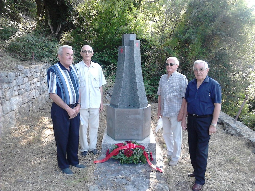 Polaganje vijenaca na spomenik u Mrčevcu, Tivat